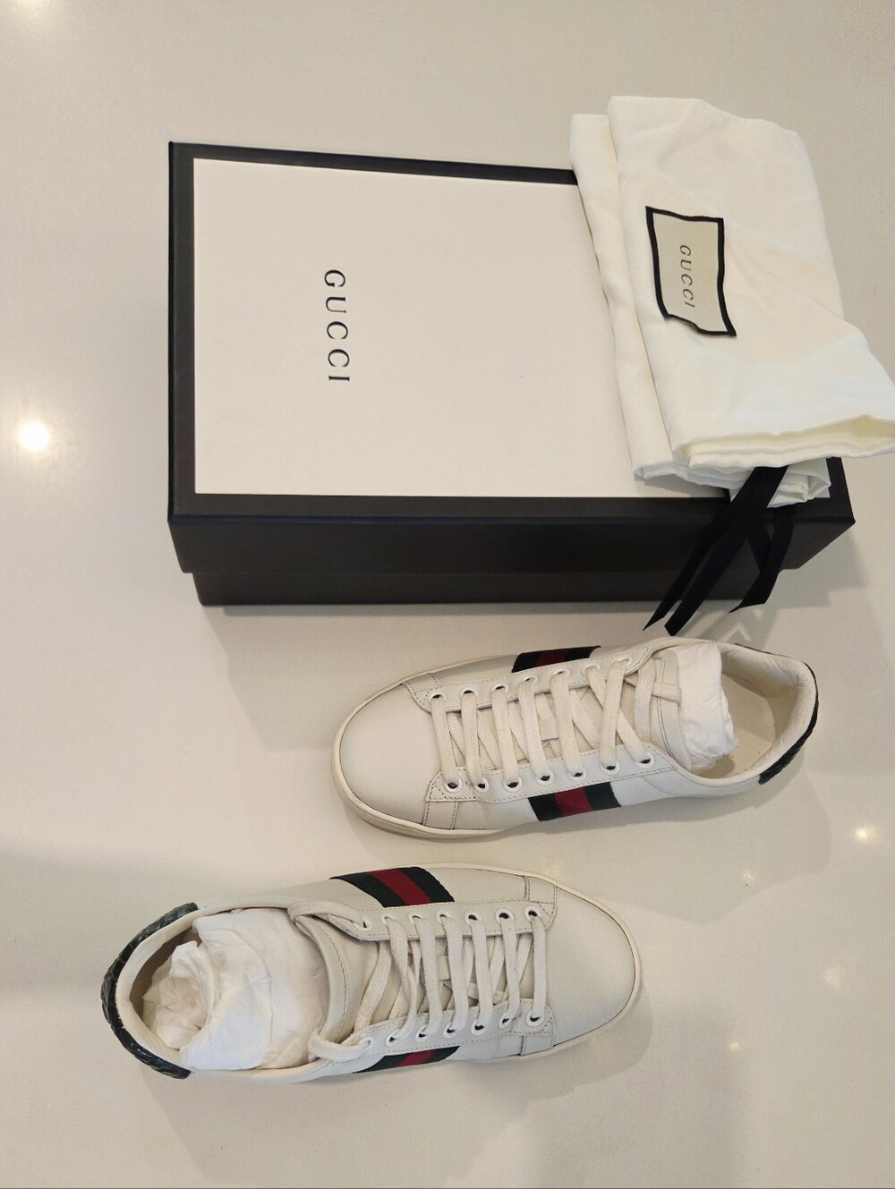 Gucci White Leather Sneakers with Green and Red Web Stripe